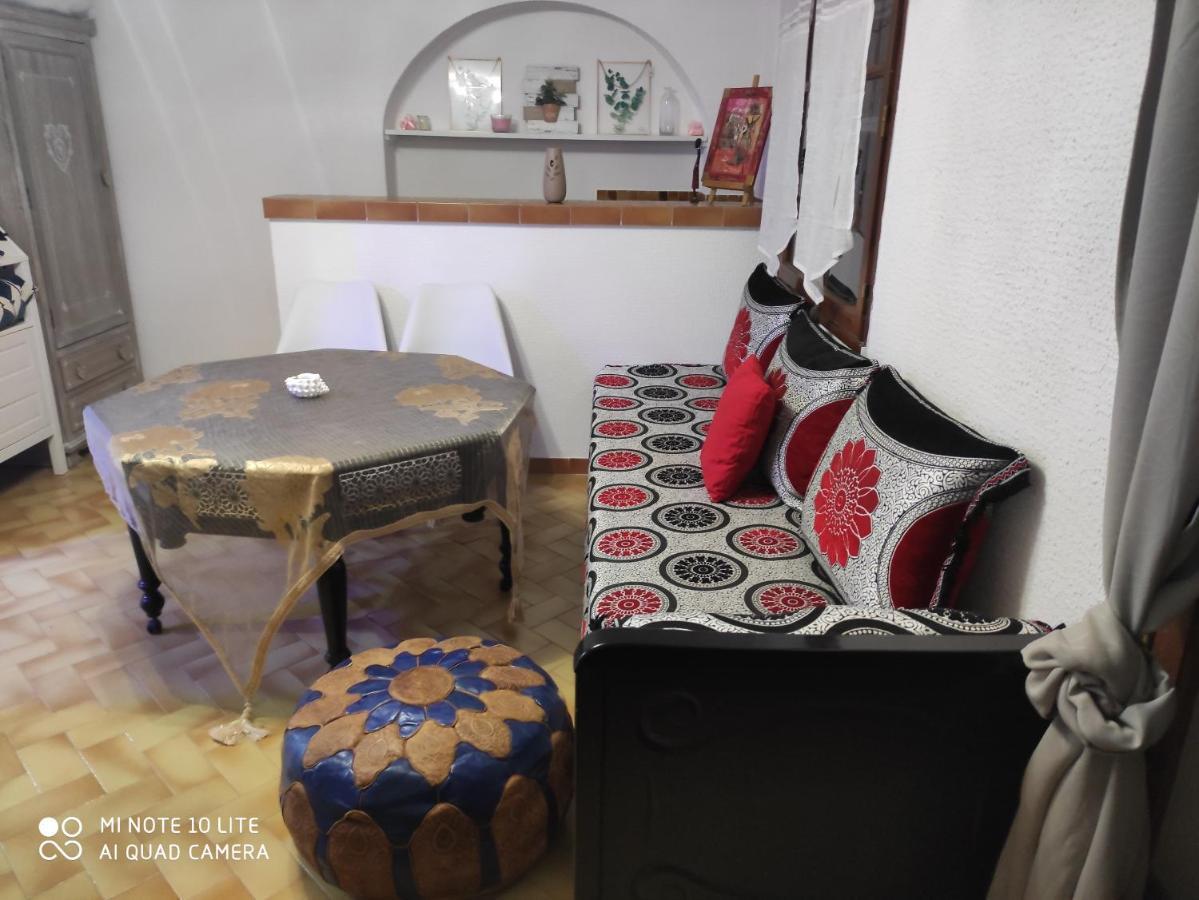 Maison en rez-de-chaussée,jardin, très bien située Arles Extérieur photo