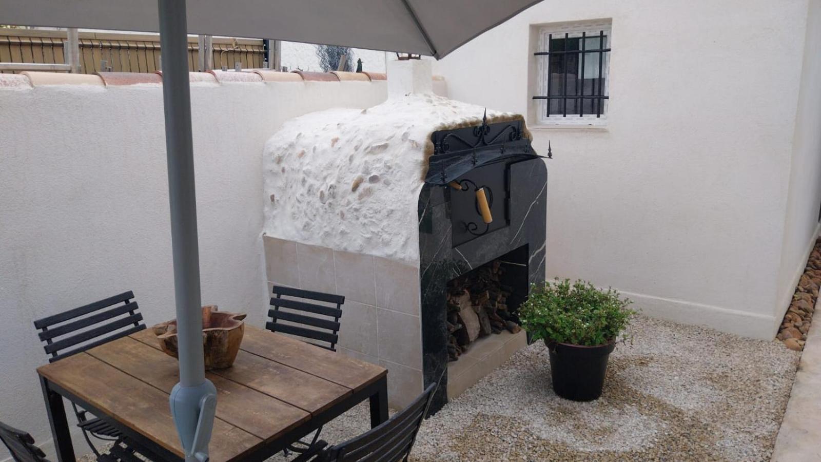 Maison en rez-de-chaussée,jardin, très bien située Arles Extérieur photo