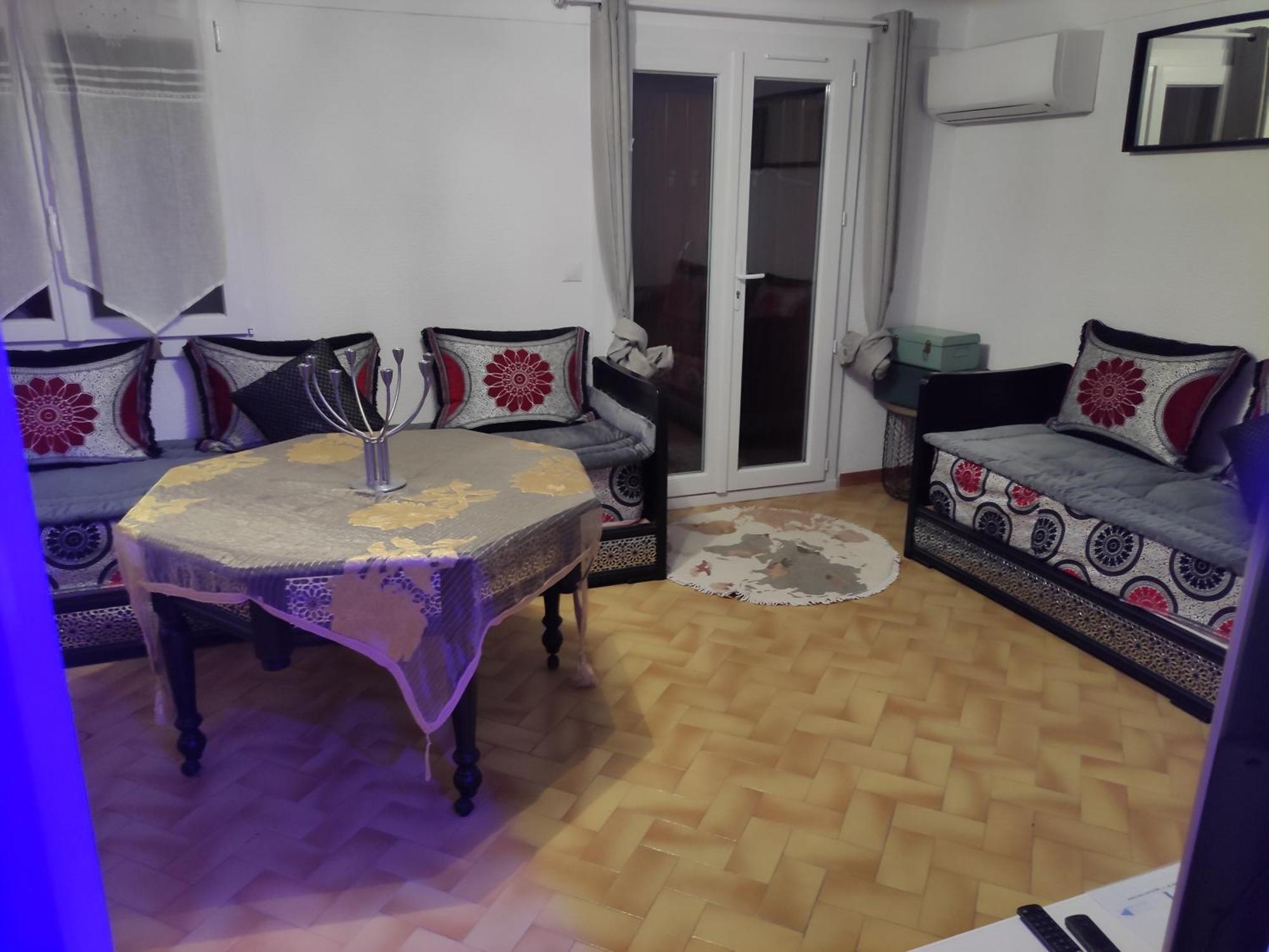 Maison en rez-de-chaussée,jardin, très bien située Arles Chambre photo